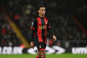 邮报：曼联有意伯恩茅斯中场泰勒·亚当斯，3500万英镑可签下球员