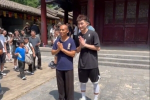 孙铭徽前往少林寺进修：一砖一瓦皆般若 一招一式见禅心